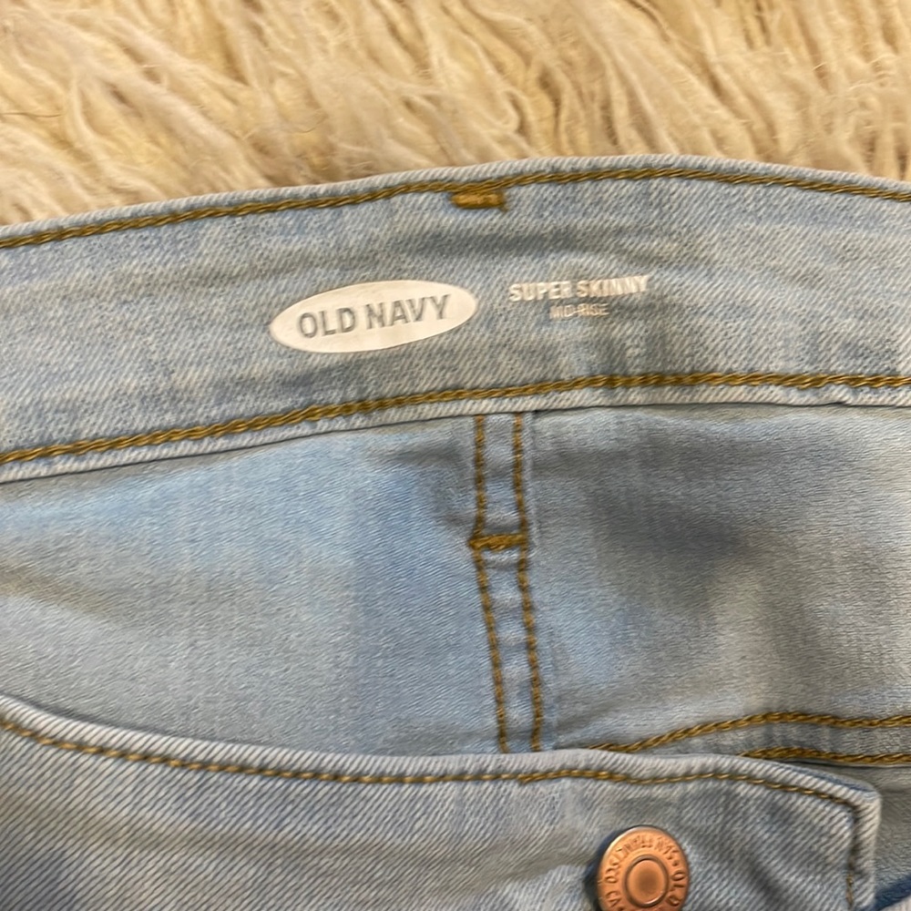 Old Navy light blue Super Skinny mid-rise jeans - Picture 4 of 5